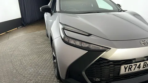 Toyota C-HR 2.0 PHEV Design CVT