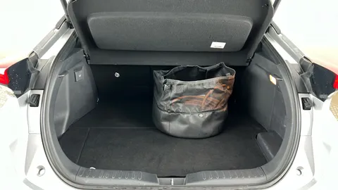 Toyota C-HR 2.0 PHEV Design CVT