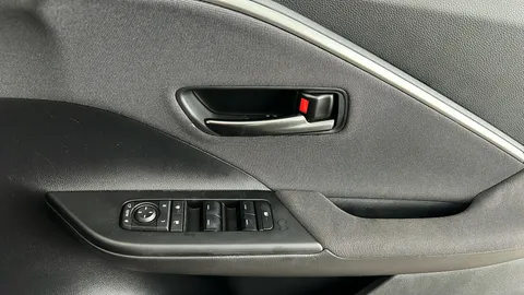 Toyota C-HR 2.0 PHEV Design CVT