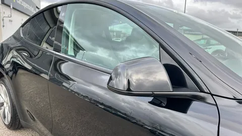 TESLA MODEL Y Long Range AWD Auto