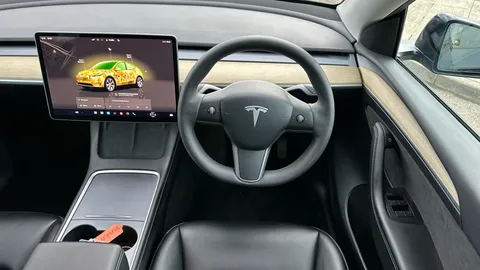 TESLA MODEL Y Long Range AWD Auto