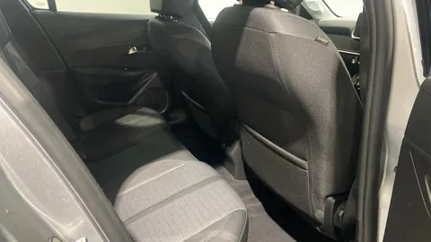 Peugeot 208 1.2 PureTech 100 Allure Premium + EAT8