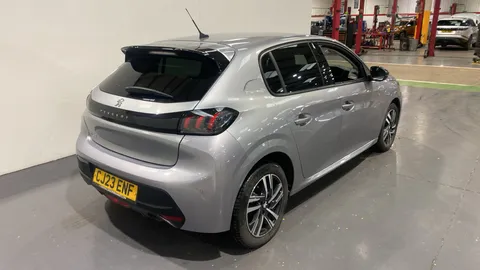 Peugeot 208 1.2 PureTech 100 Allure Premium + EAT8