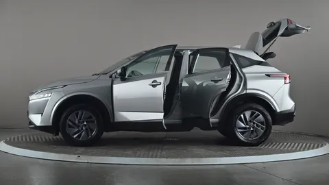 NISSAN QASHQAI 1.3 DiG-T MH 158 Acenta Premium Xtronic