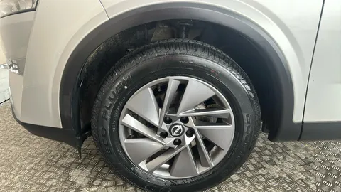 NISSAN QASHQAI 1.3 DiG-T MH 158 Acenta Premium Xtronic