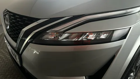 NISSAN QASHQAI 1.3 DiG-T MH 158 Acenta Premium Xtronic