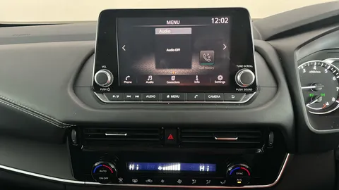 NISSAN QASHQAI 1.3 DiG-T MH 158 Acenta Premium Xtronic