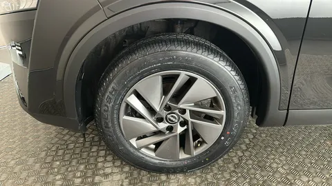 NISSAN QASHQAI 1.3 DiG-T MH 158 Acenta Premium Xtronic