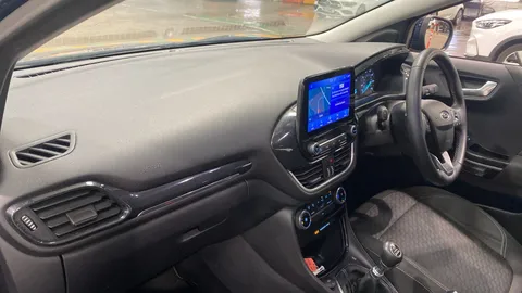 Ford Puma 1.0 EcoBoost Hybrid mHEV 155 Titanium