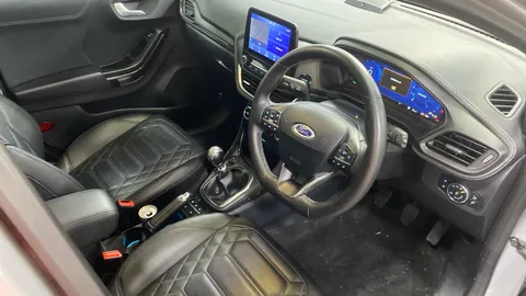 Ford Puma 1.0 EcoBoost Hybrid mHEV 155 ST-Line Vignale