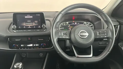 NISSAN QASHQAI 1.3 DiG-T MH Acenta Premium