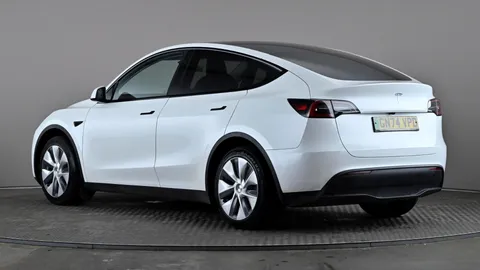 Tesla                     Model Y RWD Auto
