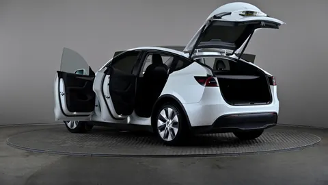 Tesla                     Model Y RWD Auto