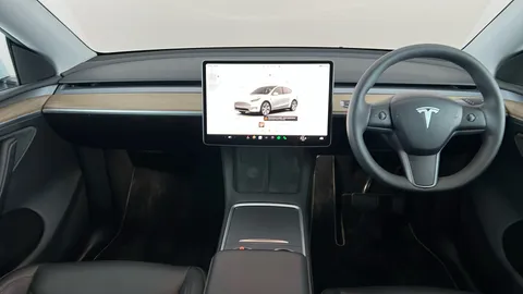 Tesla                     Model Y RWD Auto