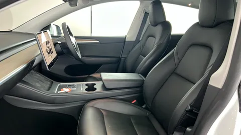 Tesla                     Model Y RWD Auto
