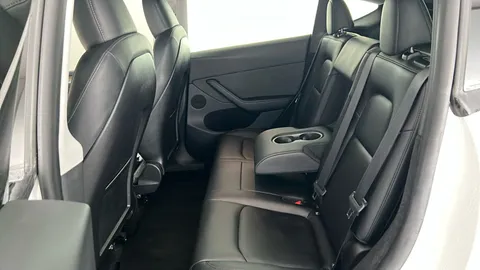 Tesla                     Model Y RWD Auto