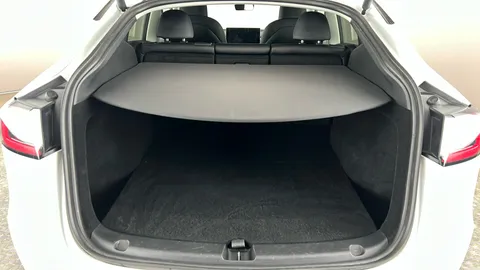 Tesla                     Model Y RWD Auto