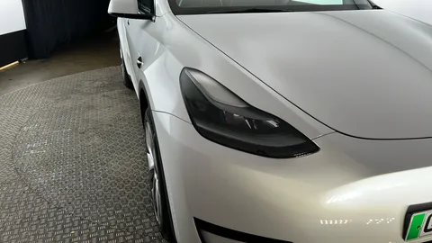 Tesla                     Model Y RWD Auto