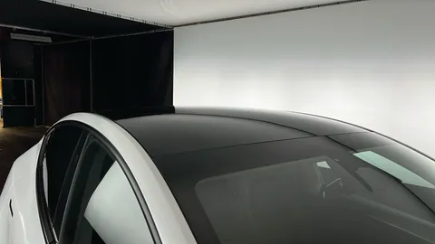 Tesla                     Model Y RWD Auto