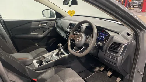 NISSAN QASHQAI 1.3 DiG-T MH Visia