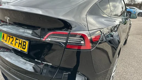 TESLA MODEL Y Long Range AWD Auto