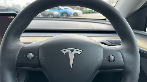 TESLA MODEL Y Long Range AWD Auto