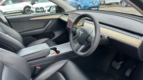 TESLA MODEL Y Long Range AWD Auto