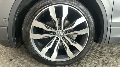 VOLKSWAGEN TIGUAN 2.0 TSi 230 4Motion SEL DSG