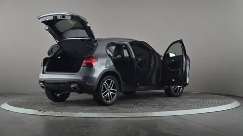 MERCEDES-BENZ GLA GLA 180 Urban Edition Auto