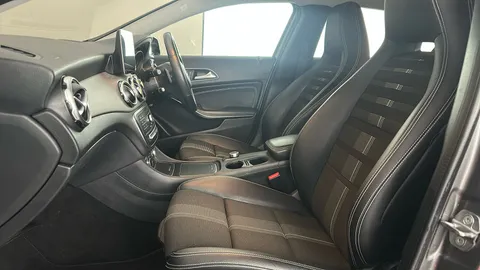 MERCEDES-BENZ GLA GLA 180 Urban Edition Auto