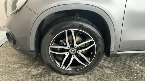 MERCEDES-BENZ GLA GLA 180 Urban Edition Auto
