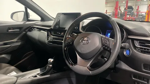 TOYOTA C-HR 1.8 Hybrid Icon CVT