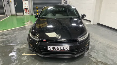 VOLKSWAGEN SCIROCCO 2.0 TDi BlueMotion Tech R-Line