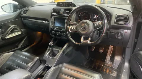 VOLKSWAGEN SCIROCCO 2.0 TDi BlueMotion Tech R-Line