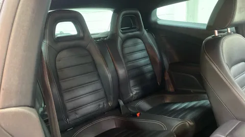 VOLKSWAGEN SCIROCCO 2.0 TDi BlueMotion Tech R-Line