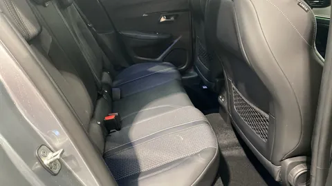 PEUGEOT 208 1.2 PureTech 100 GT EAT8