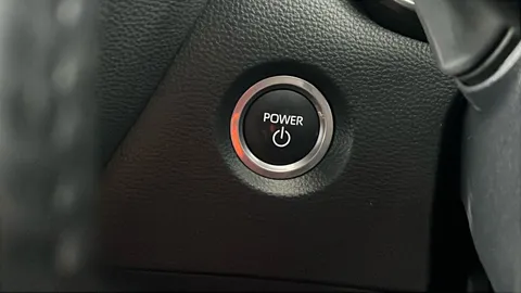 SUZUKI SWACE 1.8 Hybrid Ultra CVT