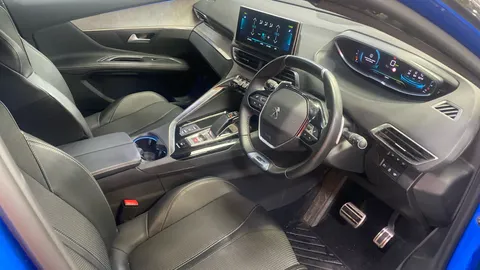 PEUGEOT 3008 1.6 Hybrid4 300 GT Premium e-EAT8