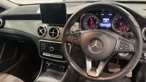 MERCEDES-BENZ GLA GLA 180 Urban Edition Auto