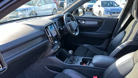 VOLVO XC40 1.5 T3 [163] R DESIGN