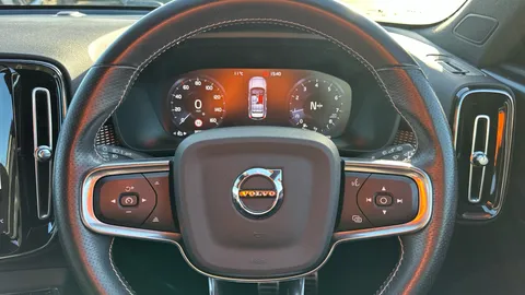 VOLVO XC40 1.5 T3 [163] R DESIGN