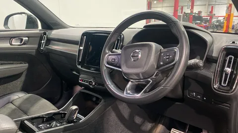 VOLVO XC40 1.5 T4 Recharge PHEV R DESIGN Auto