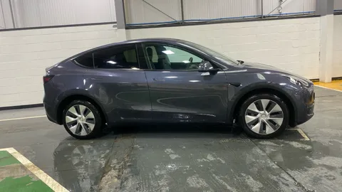 TESLA MODEL Y Long Range AWD Auto