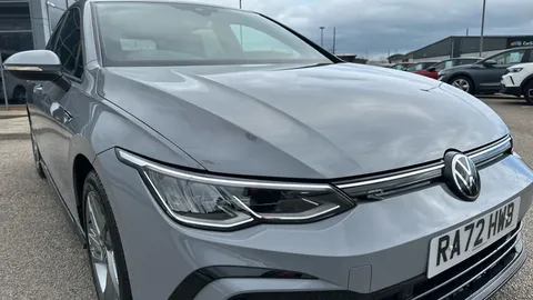 VOLKSWAGEN GOLF 1.5 eTSI 150 R-Line DSG