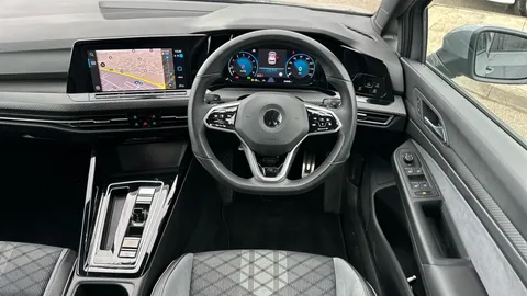 VOLKSWAGEN GOLF 1.5 eTSI 150 R-Line DSG