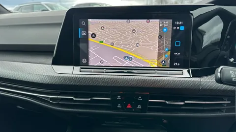 VOLKSWAGEN GOLF 1.5 eTSI 150 R-Line DSG