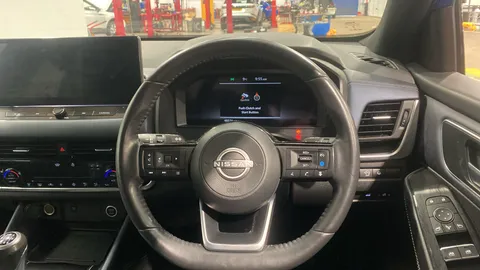 NISSAN QASHQAI 1.3 DiG-T MH Tekna