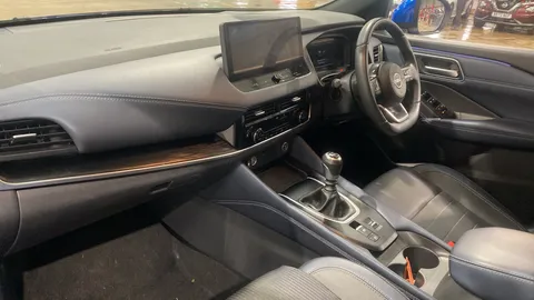 NISSAN QASHQAI 1.3 DiG-T MH Tekna