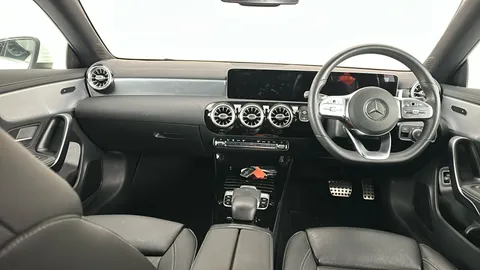 MERCEDES-BENZ CLA CLA 200 AMG Line Premium Tip Auto