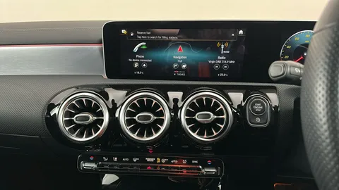 MERCEDES-BENZ CLA CLA 200 AMG Line Premium Tip Auto